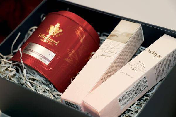beautyblender推出洋装美妆蛋、Jurlique保养礼盒有果茶在里面 最新资讯 图5张