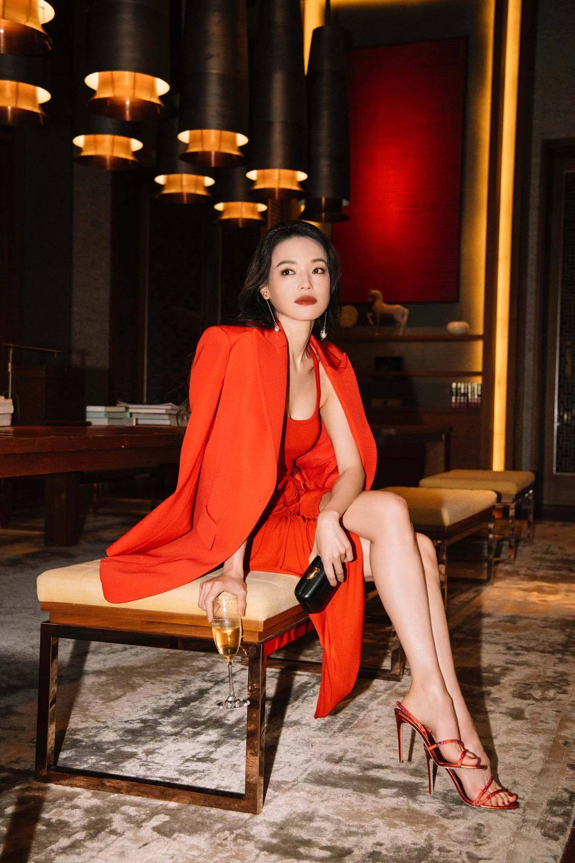 安海瑟薇、舒淇带货力太强！ MK秀款系列回归中国台湾、女神同款买得到 时尚穿搭 图2张