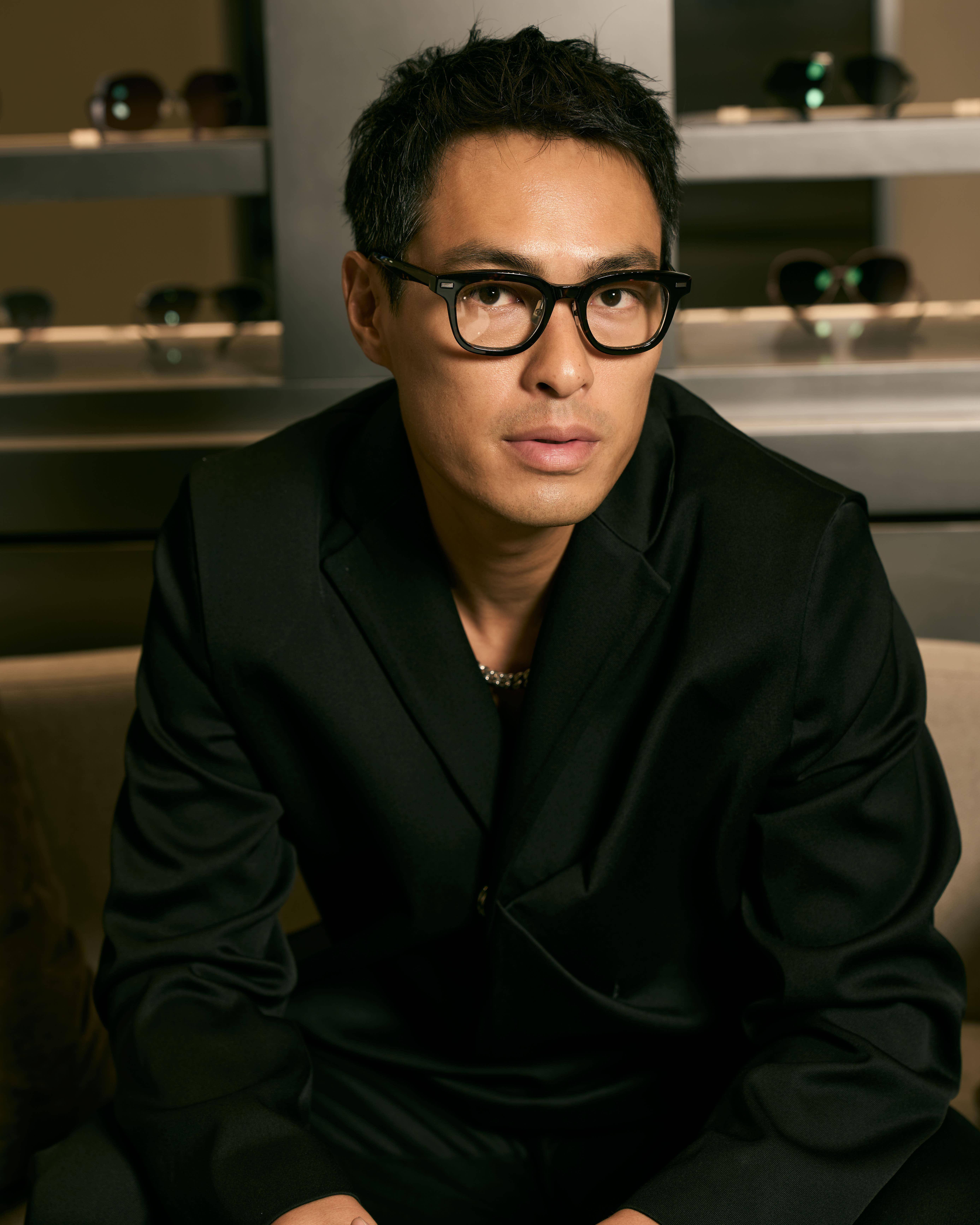 杨祐宁曝老婆Melinda最爱“眼镜男”！狂放闪：没近视也为她戴眼镜 时尚穿搭 图2张