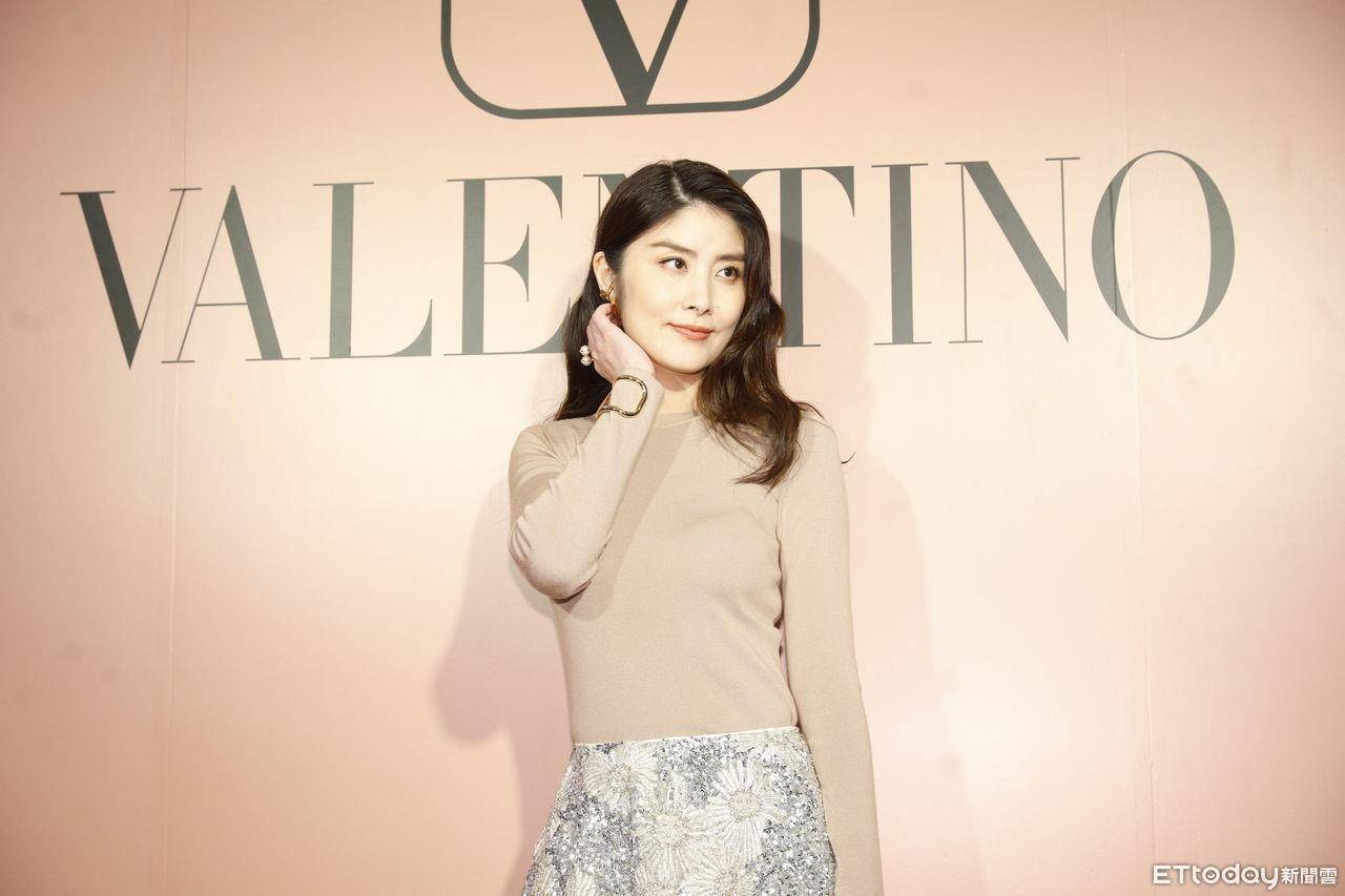 陈慧琳“大吃咸酥鸡”轻松塞进VALENTINO紧身衣　赞陈昊森似金城武 名人名流 图2张