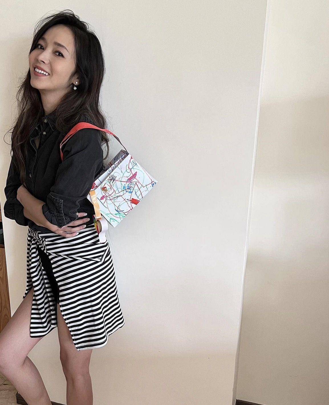 侯佩岑儿子们送“订制包包”当礼物！　独一无二比爱马仕还“无价” 名人名流 图1张