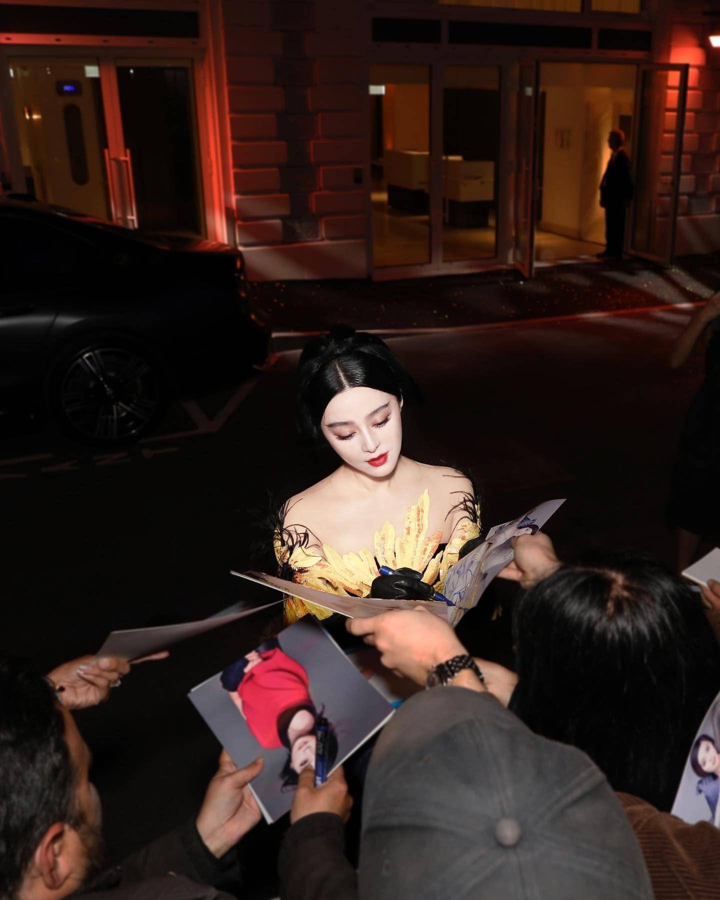 范冰冰坎城战袍美如花　感性谢“猛虎下山”设计师不离不弃 名人名流 图4张