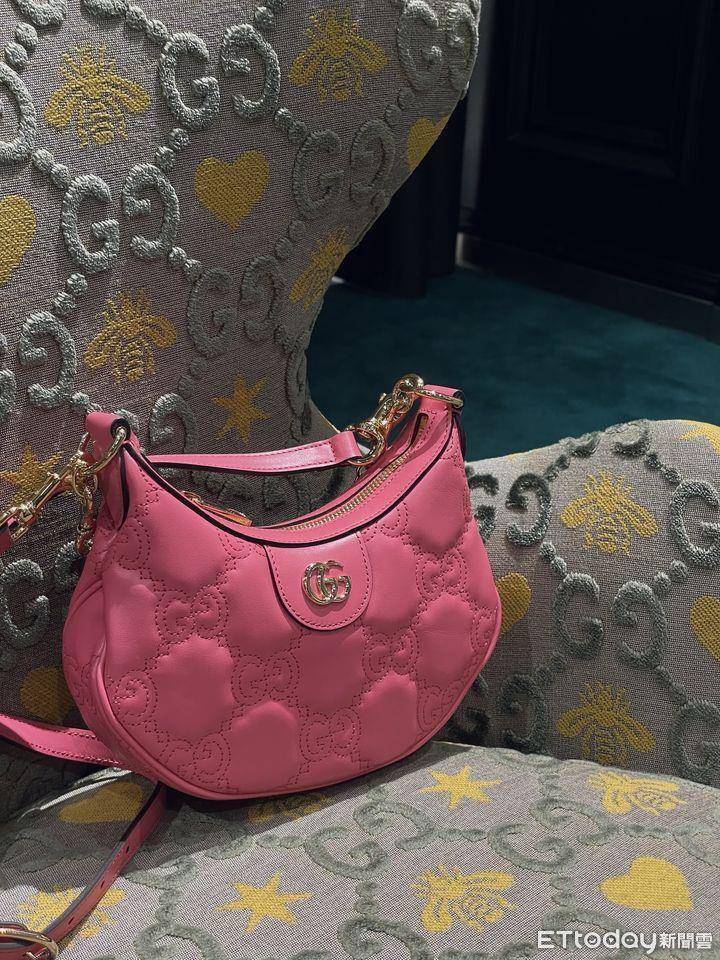 包・开箱／GUCCI GG MATELASSÉ新“水饺包”Q翻！注入亮丽夏日新色 时尚穿搭 图3张