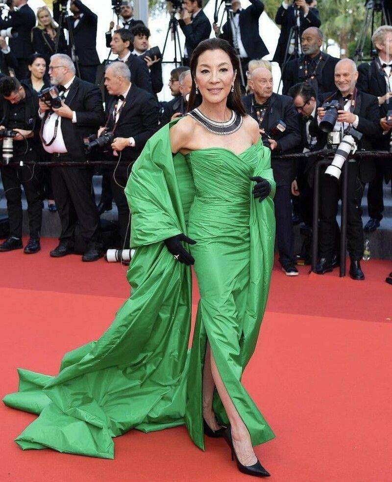 杨紫琼红毯少不了RM名表、宽版珠宝　打造霸气优雅的16套穿搭 名人名流 图1张