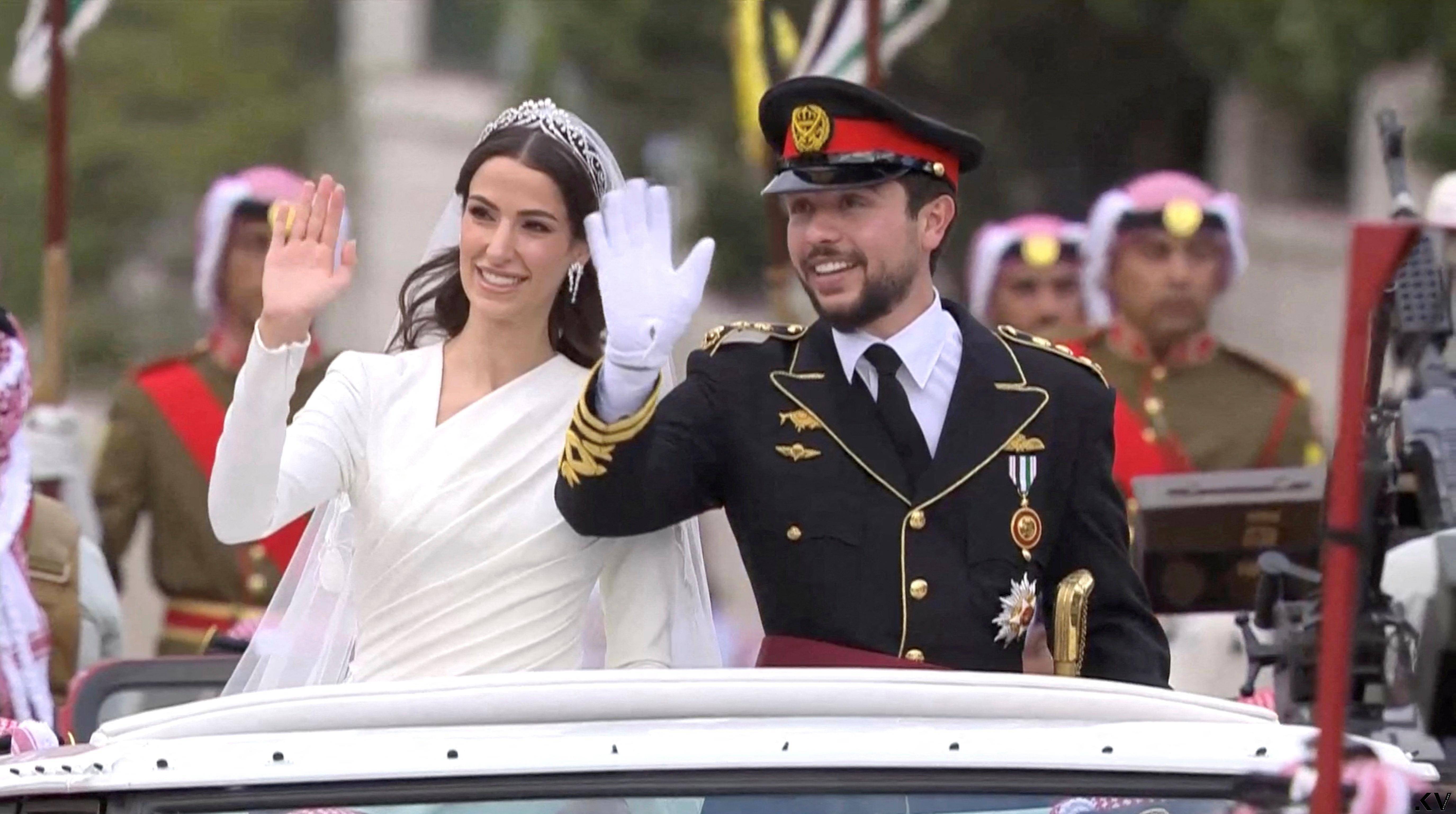约旦王储迎娶阿拉伯富豪千金　新娘绝美白纱和凯特王妃撞同牌 时尚穿搭 图2张