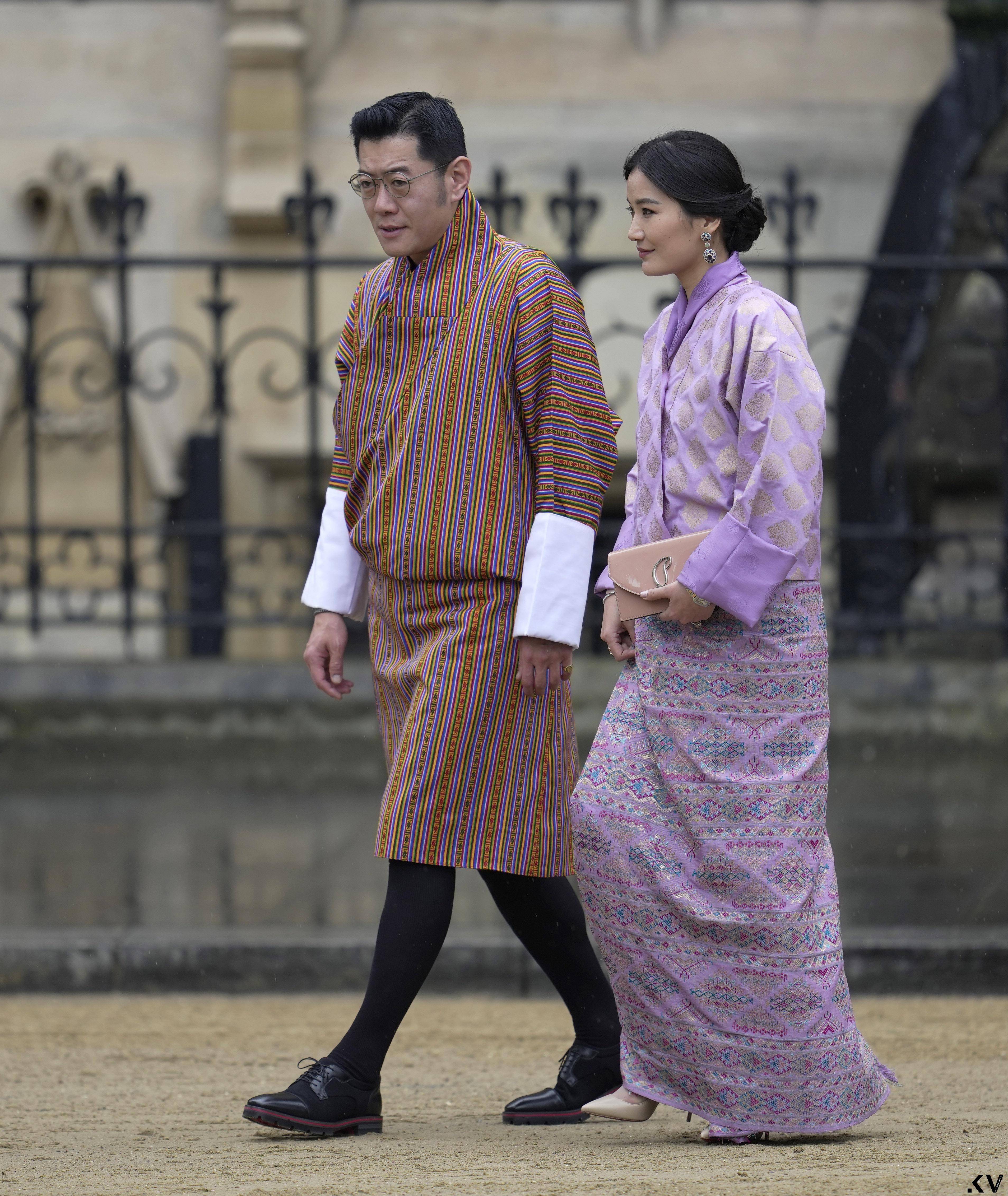 不丹王后传统服饰配精品包　2款手拿包轮替泄优雅品味 名人名流 图4张