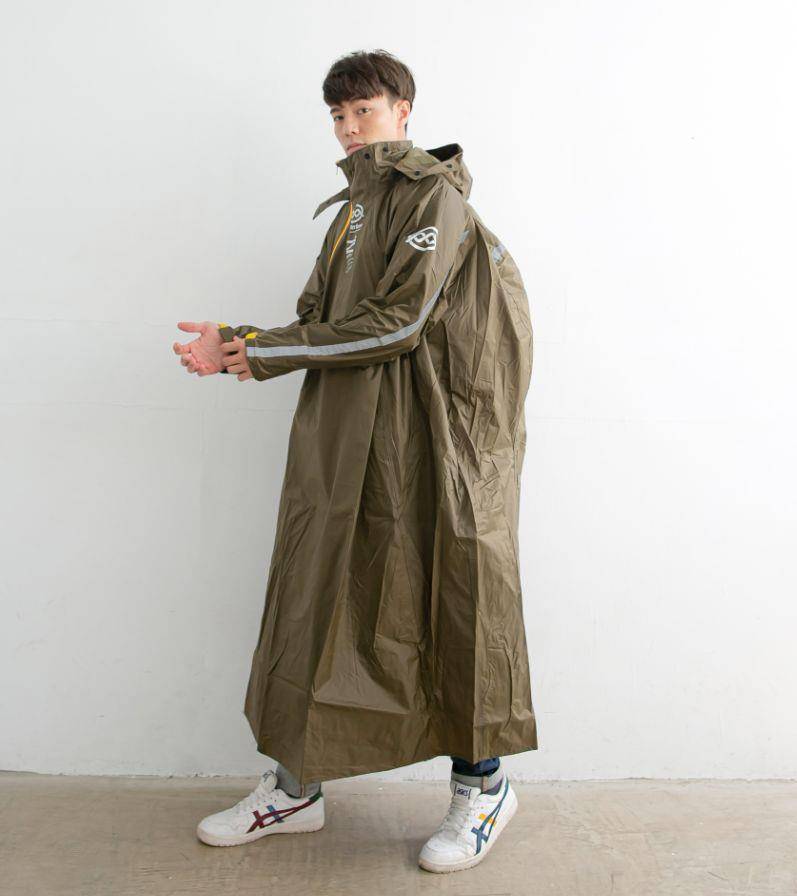 5款雨衣让梅雨季出门照样有型　长版＋斜开超帅气、晴天也能穿CP值高 最新资讯 图5张