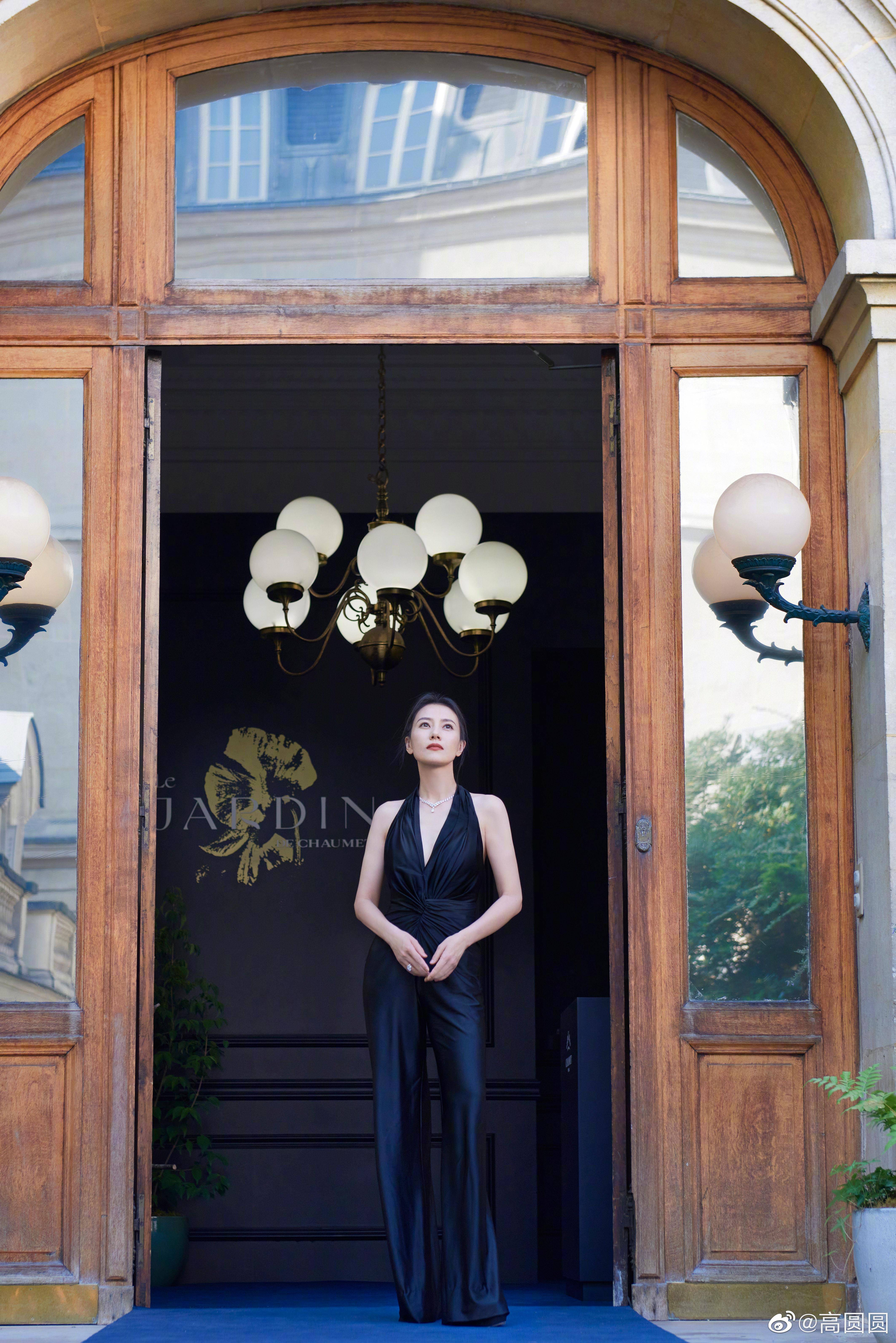 “中国台湾媳妇”珠宝展出风头　刘诗诗妹妹头减龄、高圆圆美背全都露 名人名流 图3张