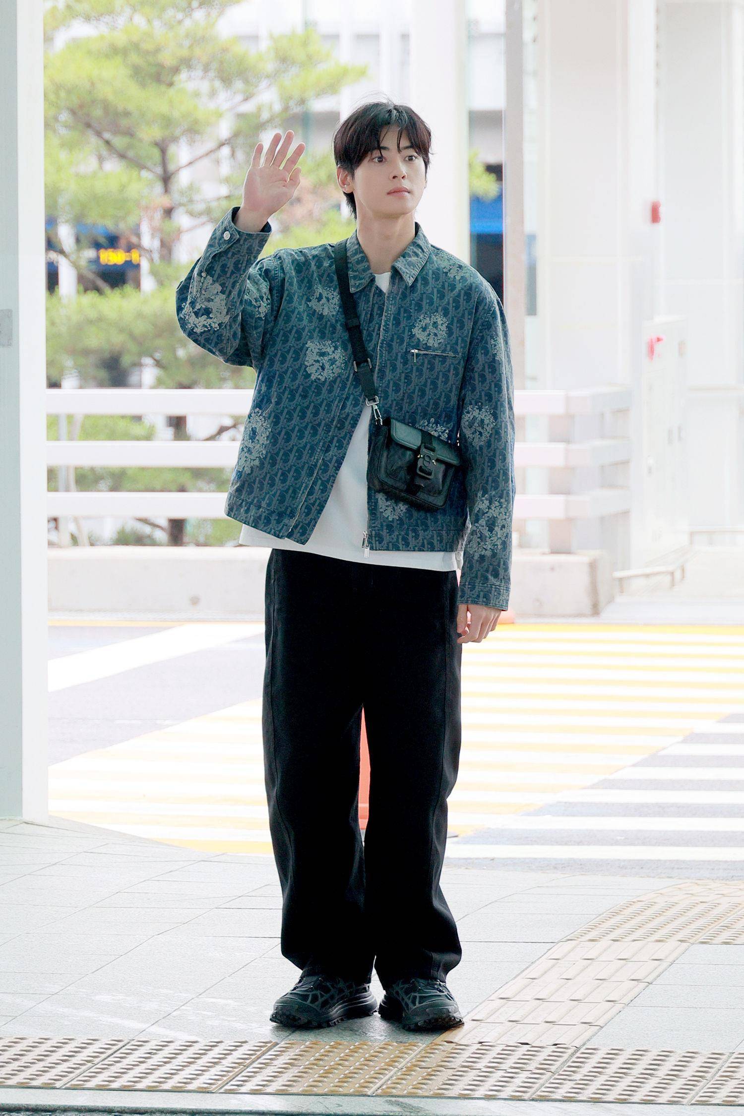 大秀直播／车银优、朴所罗门飞巴黎“轻松帅”　6／23晚看DIOR发表男装 名人名流 图1张