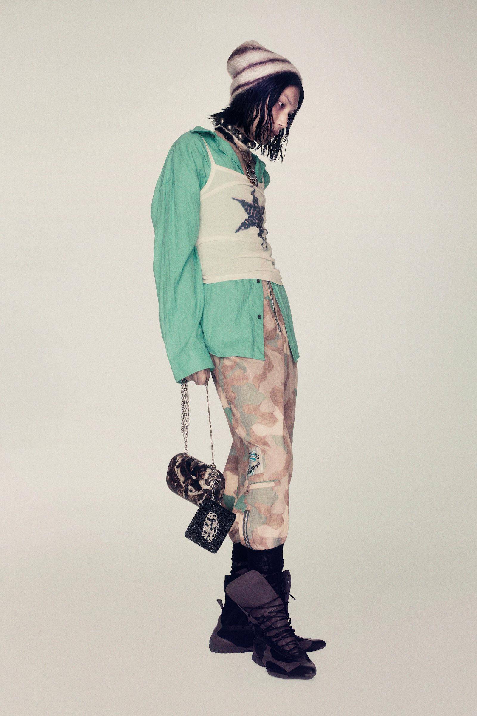 巴黎男装周／HOMME PLISSÉ ISSEY MIYAKE让裸身男模当众套上衣　Acne Studios大玩丹宁 时尚穿搭 图16张