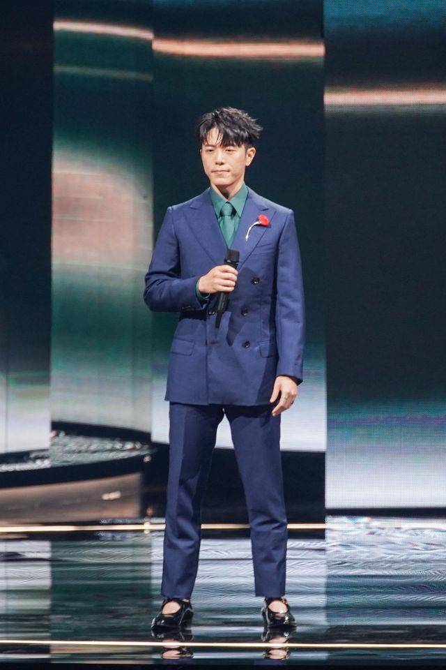 金曲时尚／韦礼安一晚换5套西装　光珠宝就高达1100万超华丽 时尚穿搭 图3张