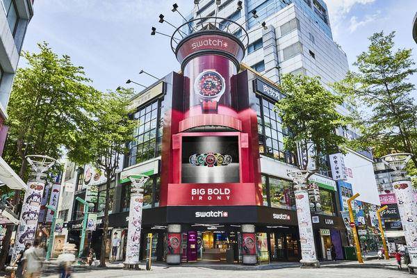 Swatch霸气表异材质绝配　5色高调出击 最新资讯 图2张