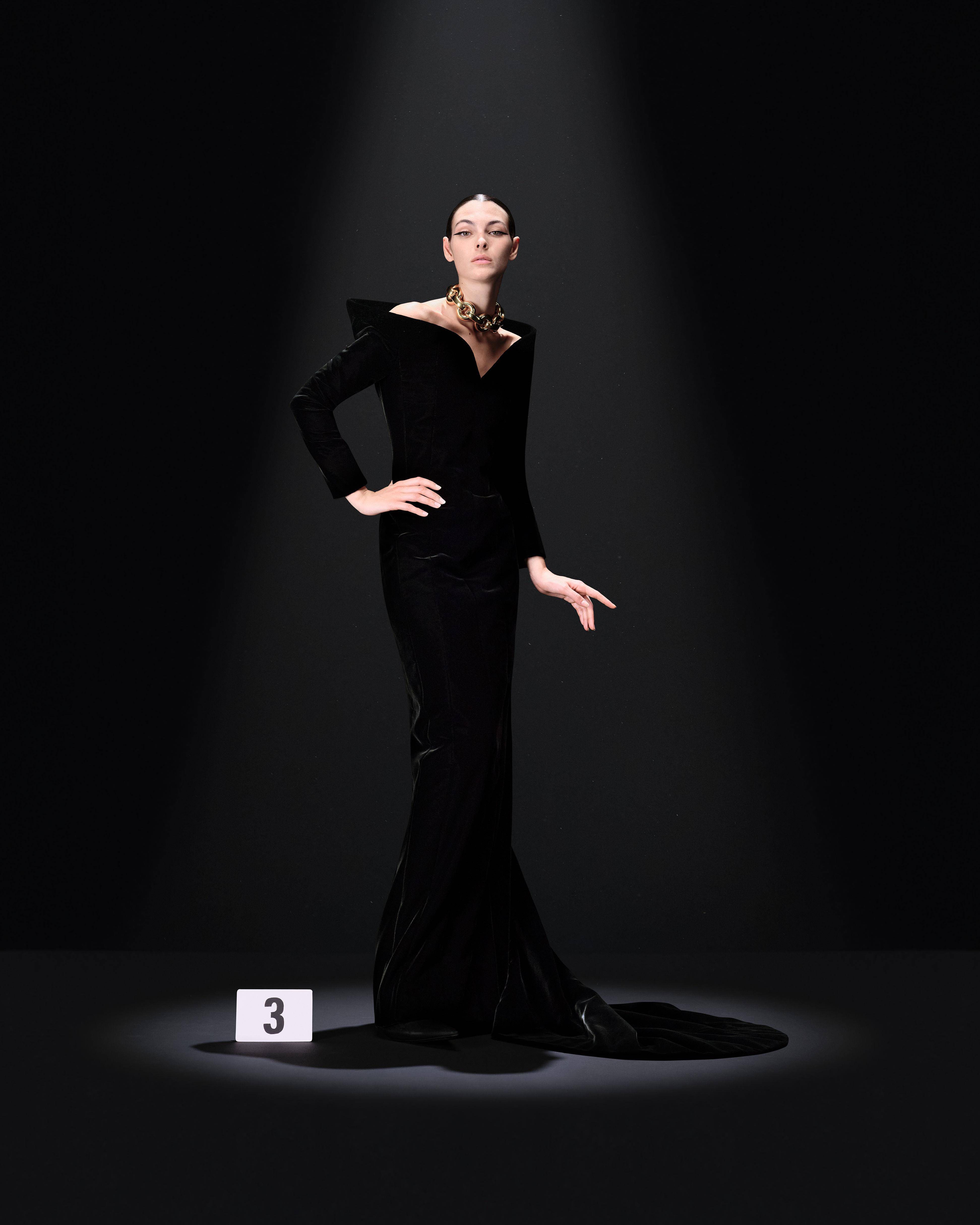巴黎高订周／BALENCIAGA压轴盔甲裙震撼秀场　杨紫琼、70岁传奇影后助阵 时尚穿搭 图3张