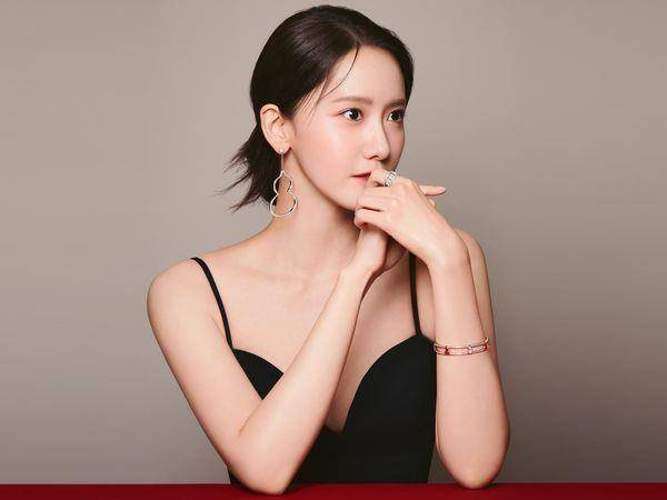 润娥美背落下钻石坠女神气场全开　换两截露肚装又变回少女 奢侈品牌 图1张