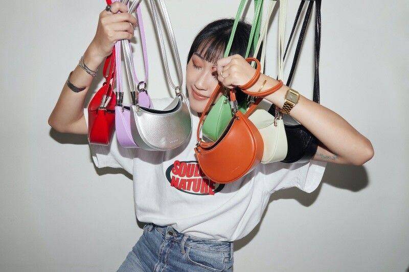 Jennie同款兔兔吊饰找到了！25cm高超Q双肩包中国台湾可以直接入手 最新资讯 图6张