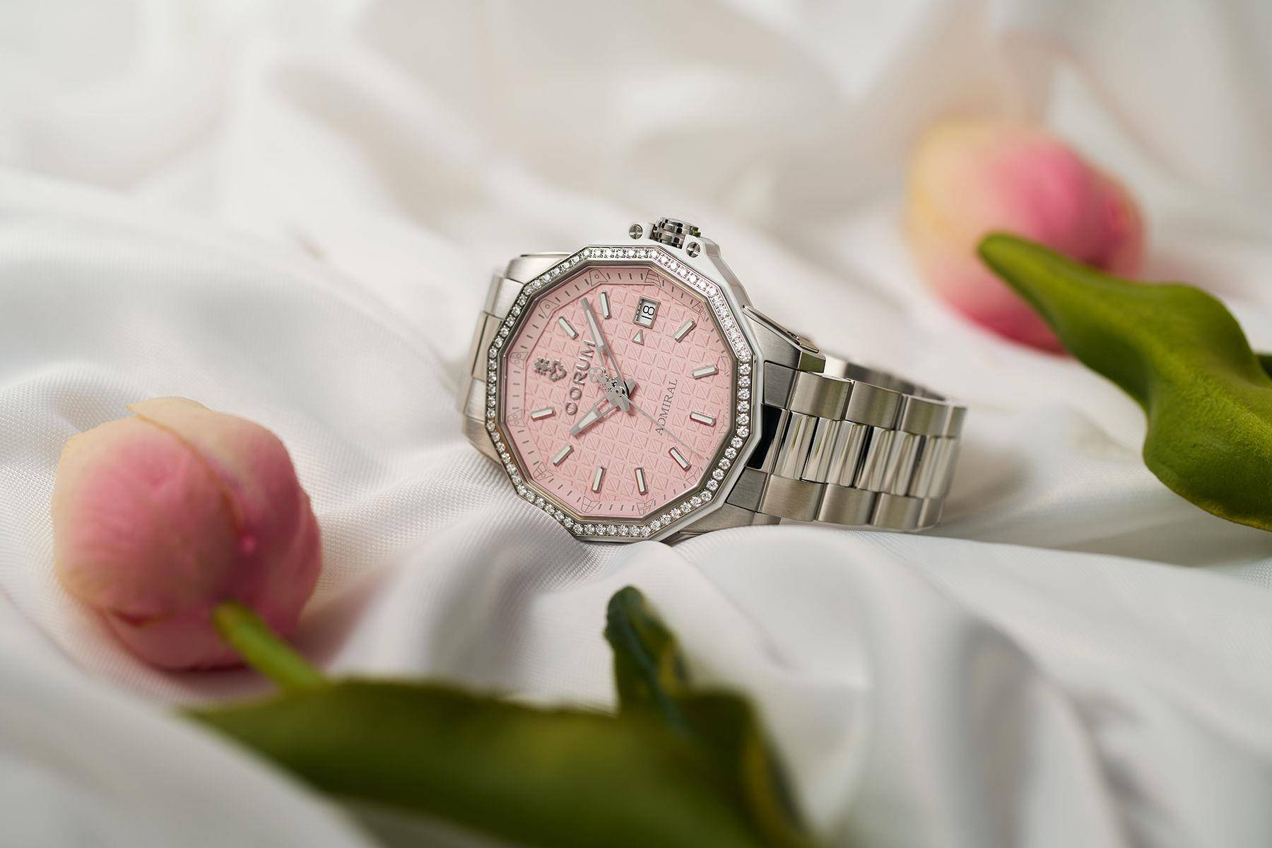 风・Luxury／芭比粉风潮肯尼也沦陷　TAG Heuer、劳力士粉表出列 奢侈品牌 图6张