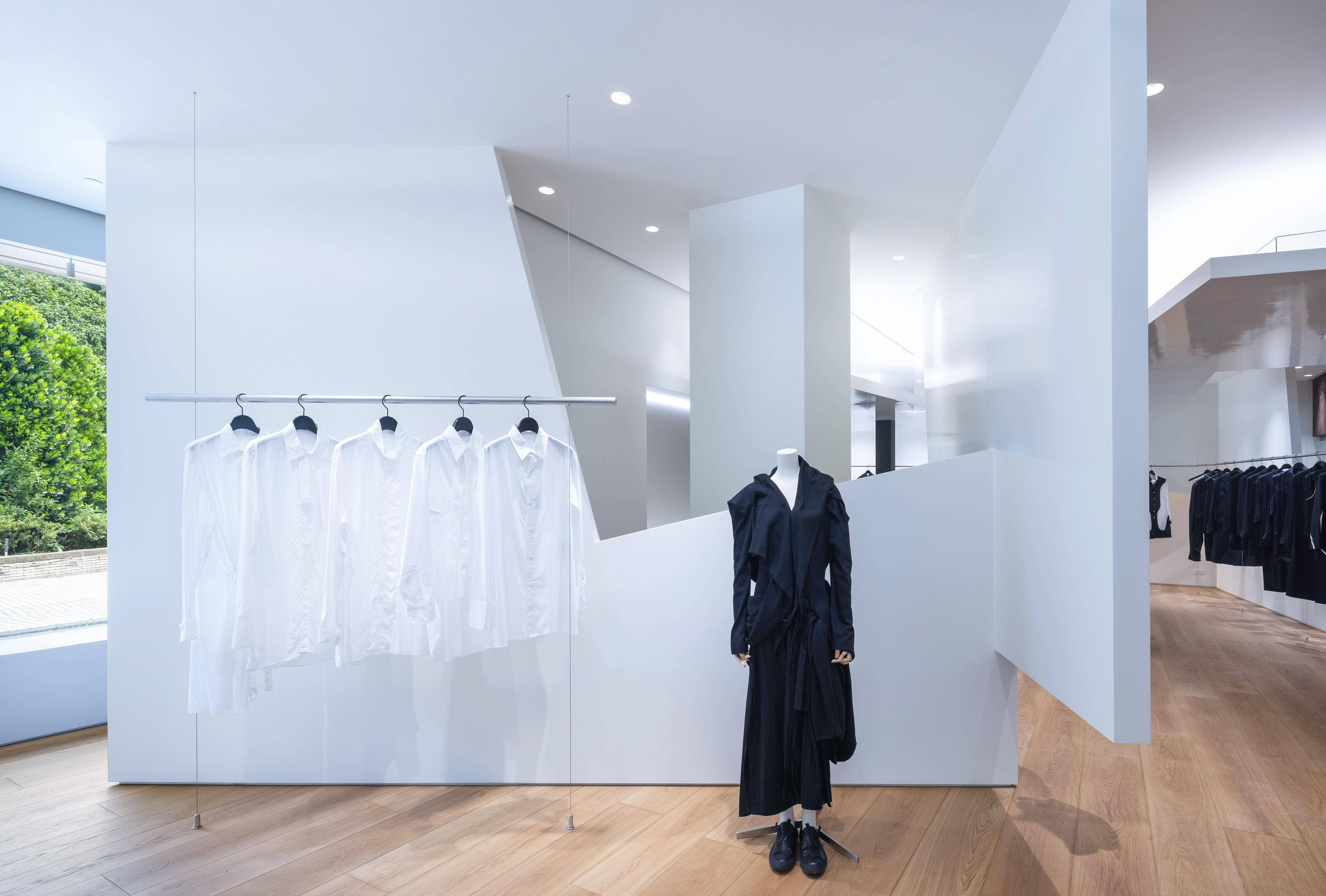 Yohji Yamamoto复合店进驻微风广场！　无性别配件、暗黑解构服饰一次逛 时尚穿搭 图4张