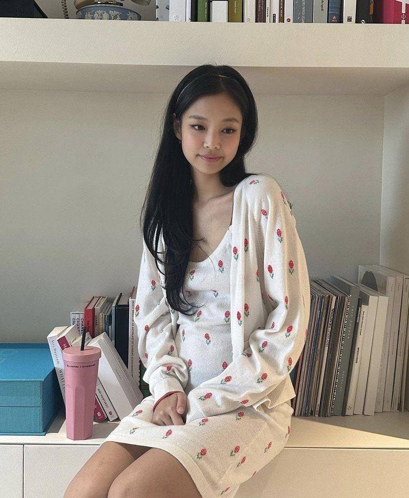 Jennie一件外套要10万！　高单价原来出自香奈儿御用针织工坊 时尚穿搭 图3张