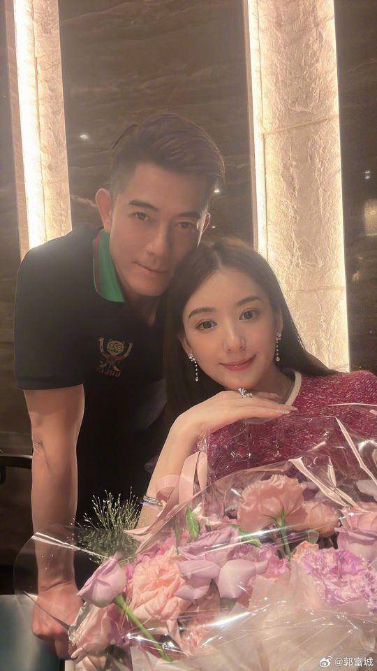 郭富城老婆过生日289万珠宝上身超豪奢！可见被天王捧在手心疼 奢侈品牌 图1张