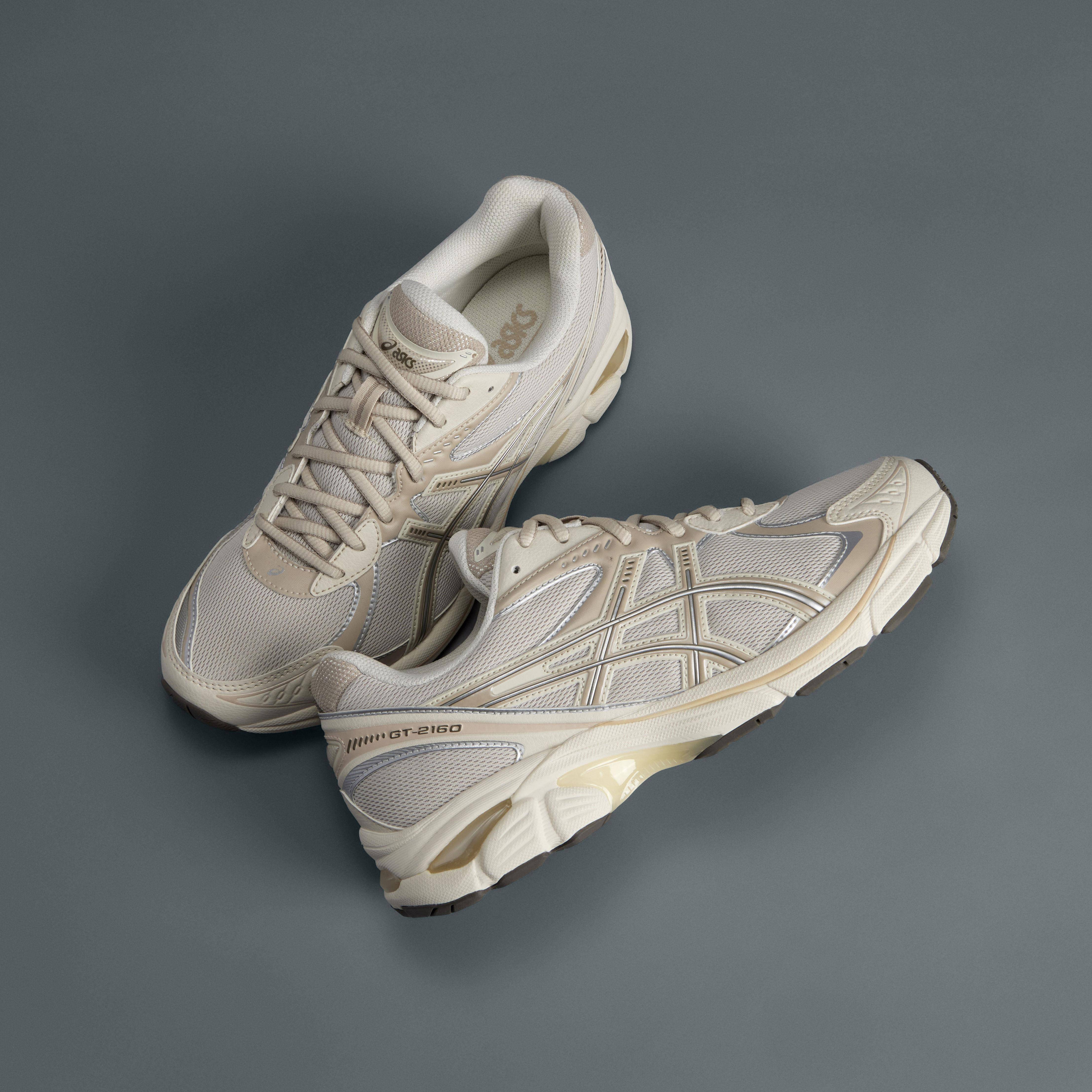 王子邱胜翊被ASICS“Y2K跑鞋”圈粉　曝私下爱揪朋友穿同色 名人名流 图4张