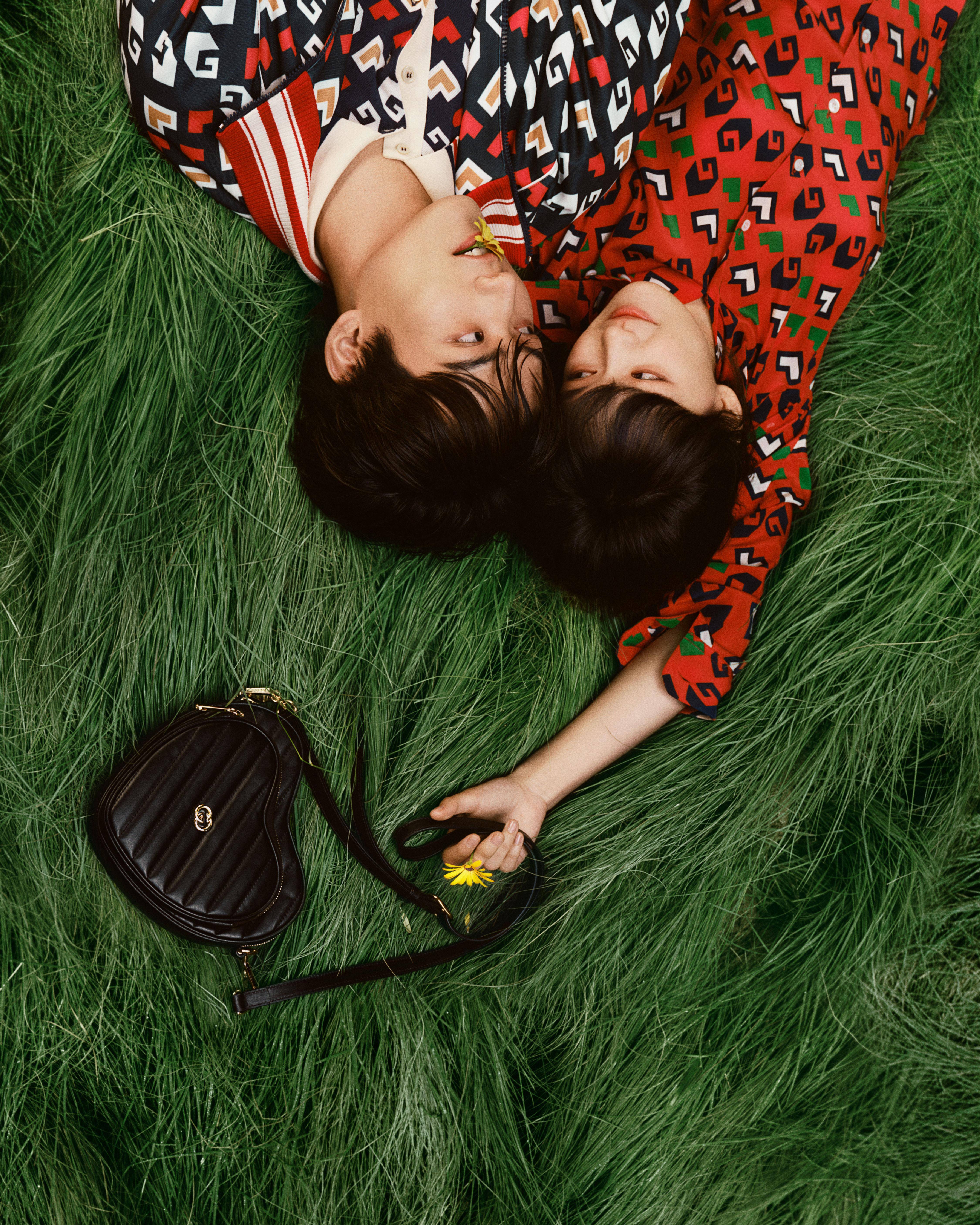 七夕最强送礼推荐！Gucci心型肩背包、Balenciaga蝴蝶结沙漏包变超萌单品 时尚穿搭 图1张