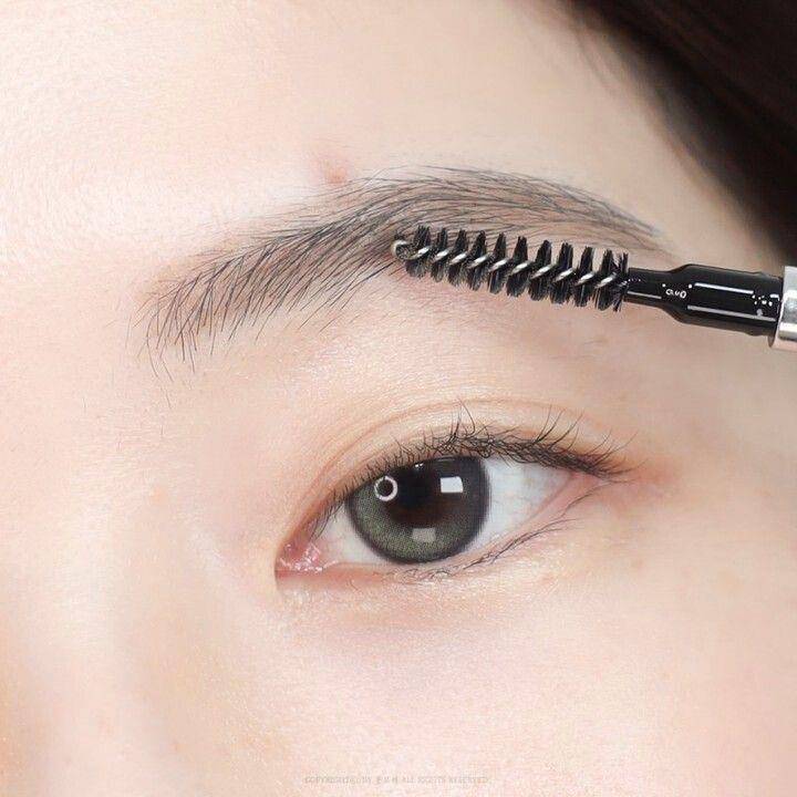 化妆师超自然“毛流感画法＋眉毛定妆”技巧必学　还原妈生俐落感 最新资讯 图7张