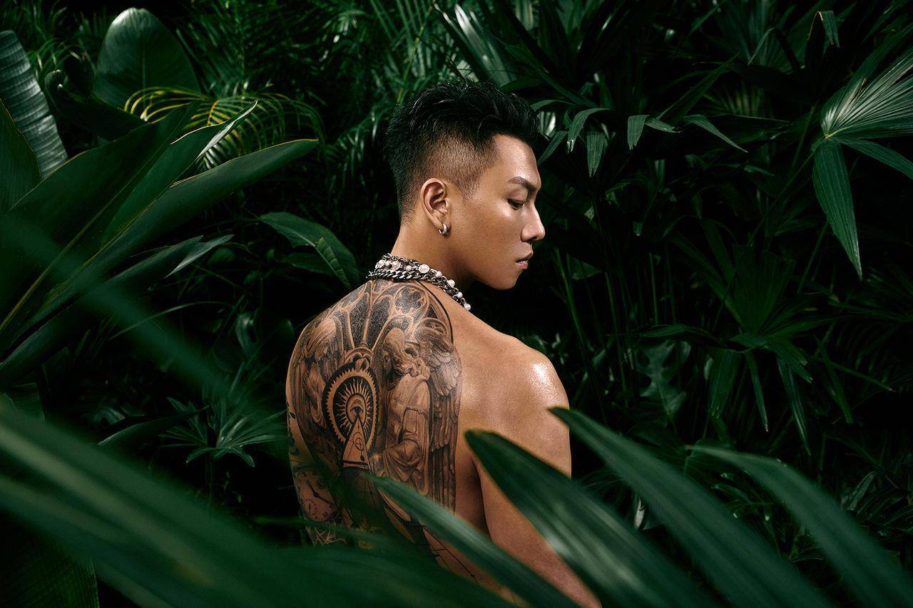 “行走费洛蒙”瘦子三点不露秀6块腹肌太MAN！粉丝想看又害羞大呼：有够帅 最新资讯 图2张