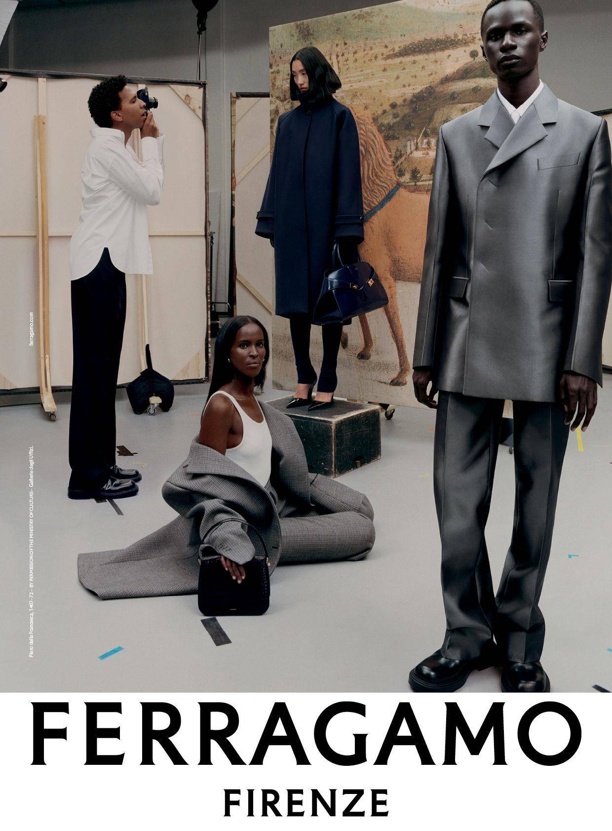 FERRAGAMO秋冬爆款预测！午夜蓝Wanda包、金色复刻凉鞋迎来新文艺复兴 时尚穿搭 图6张