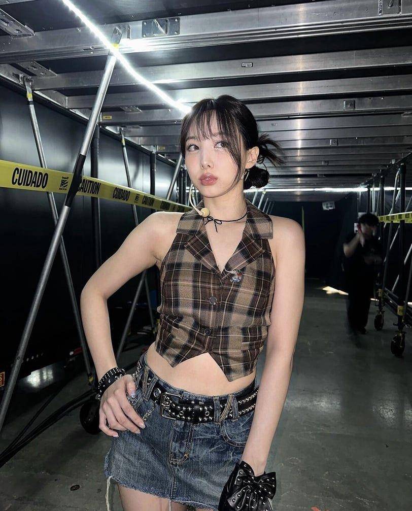 NewJeans、(G)I-DLE打歌都穿“低腰＋皮带”　复古辣妹风必备大Logo 最新资讯 图12张