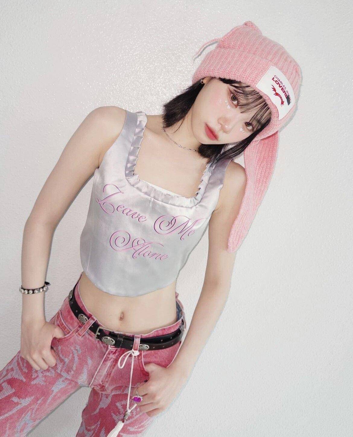NewJeans、(G)I-DLE打歌都穿“低腰＋皮带”　复古辣妹风必备大Logo 最新资讯 图13张