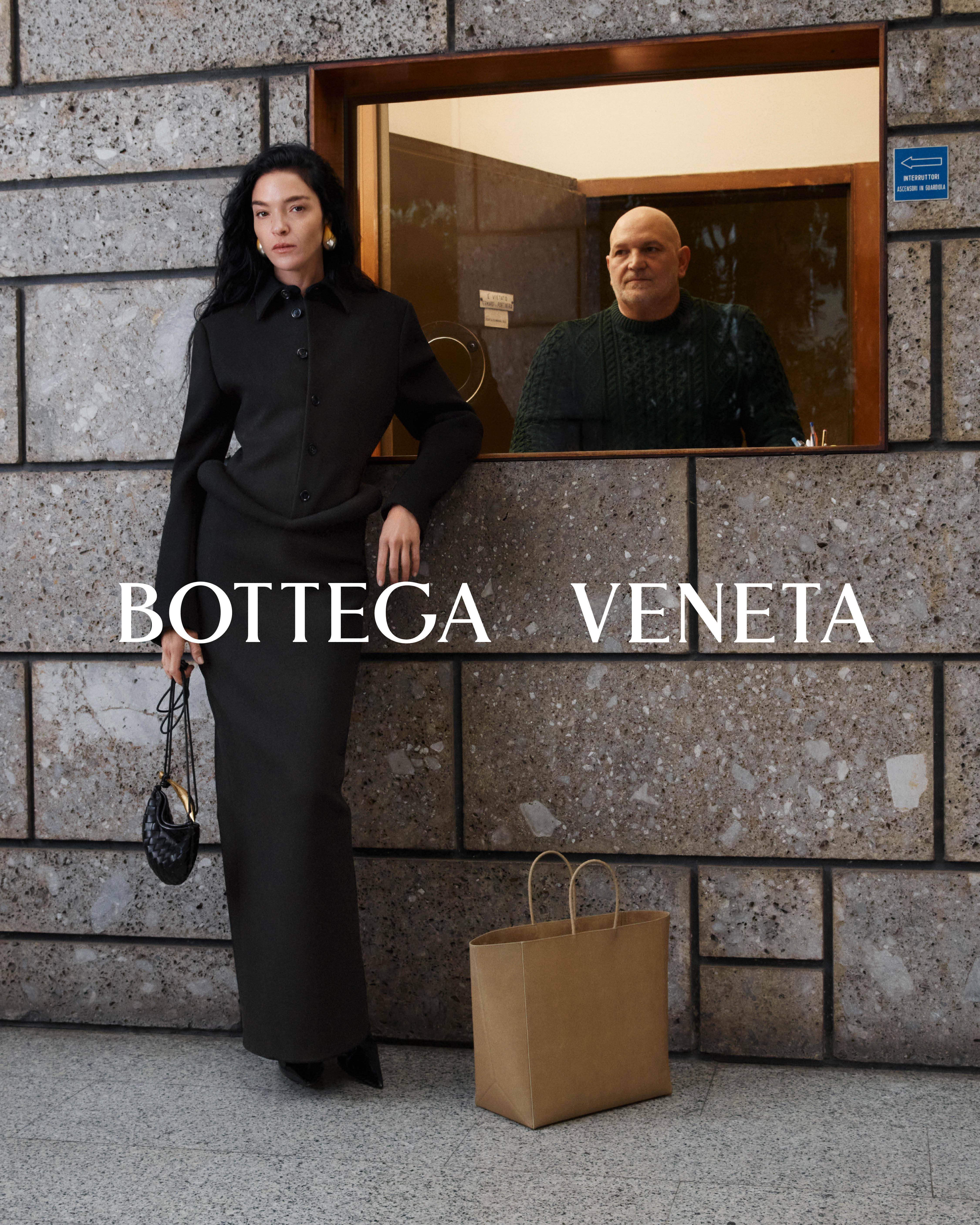 Bottega Veneta捕捉街道上的惊喜！秋冬爆款指向Orbit运动鞋、大尺寸编织包 时尚穿搭 图3张