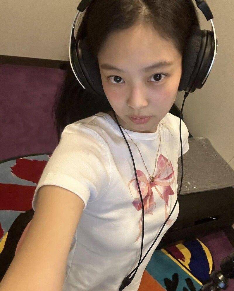 Jennie近期穿搭都有“蝴蝶结”　解析她最爱的Bowcore风格如何打造 最新资讯 图8张