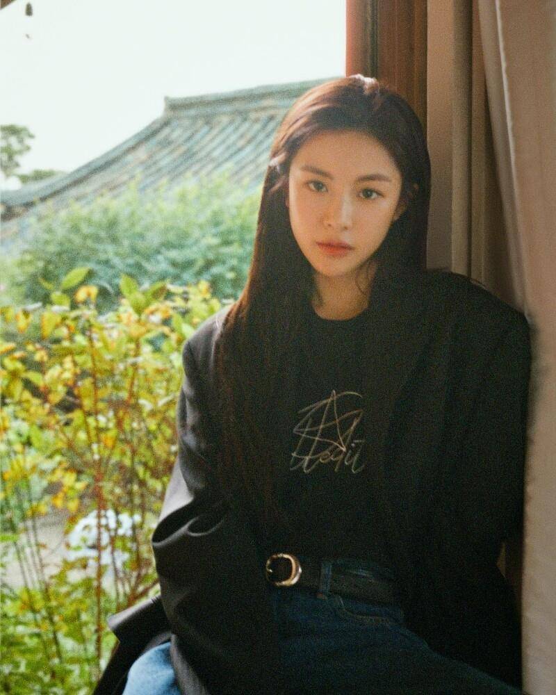 《Moving异能》高允贞衣品超好！私服甜美碎花、帅气男友感完美驾驭 最新资讯 图12张
