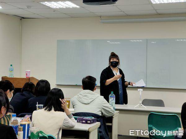 网红推手KK老师“手把手”教学　亲“揭”直播主爆红一关键 最新资讯 图4张