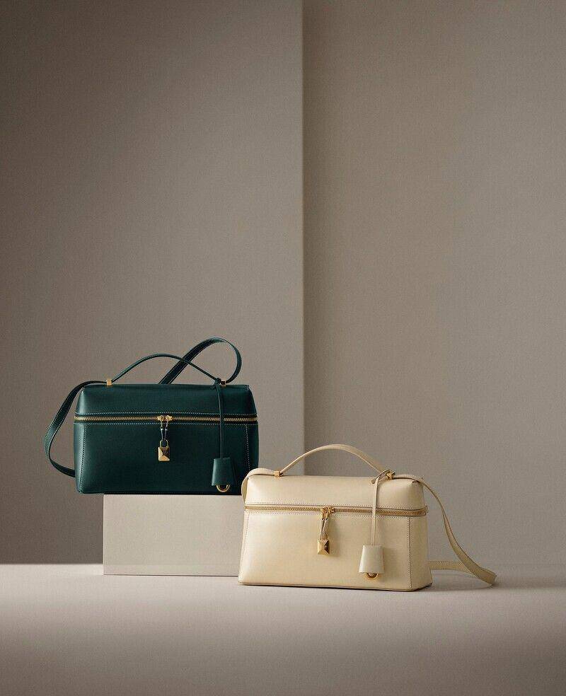 LV相机包连泰勒丝也在背　FENDI C'mon、Loewe折纸包秋冬必须入手 时尚穿搭 图6张