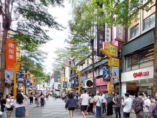 排44小时疯抢Swatch联名潜水表　最夯的竟不是“无辐射”款 奢侈品牌 图3张