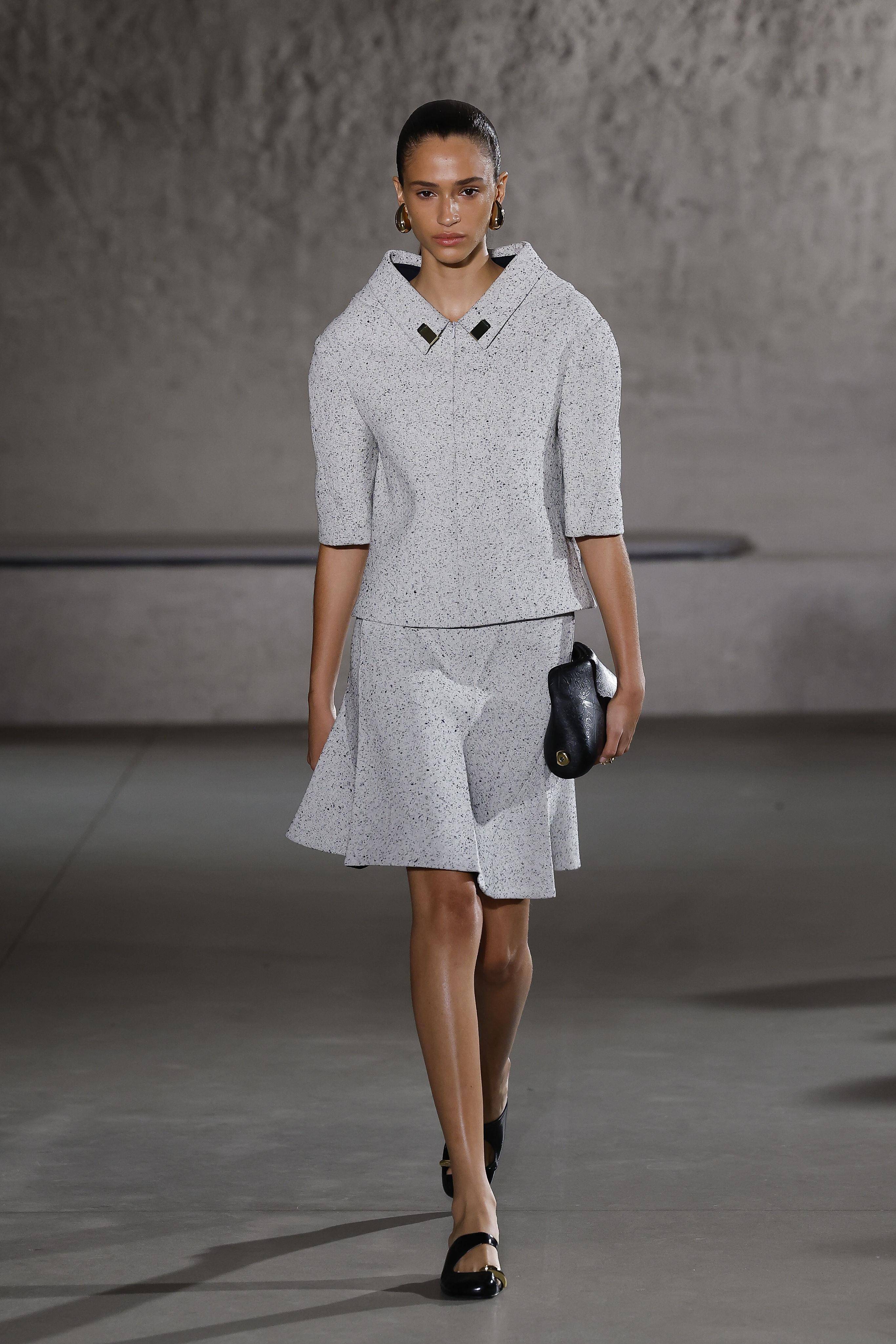 纽约时装周／秦岚帅气助阵Tory Burch！刘雯网状裙压轴、夯包Fleming大改动 时尚穿搭 图2张