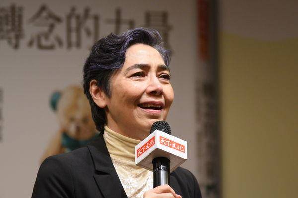 赖佩霞超斜杠！曾出书畅销10万本横扫排行榜　获十大影响力好书 名人名流 图4张
