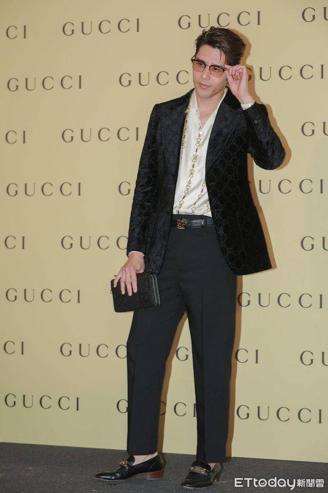 坤达、Ella穿“情侣装”站台GUCCI忆当年　杨谨华红纱透视装辣翻全场 名人名流 图6张