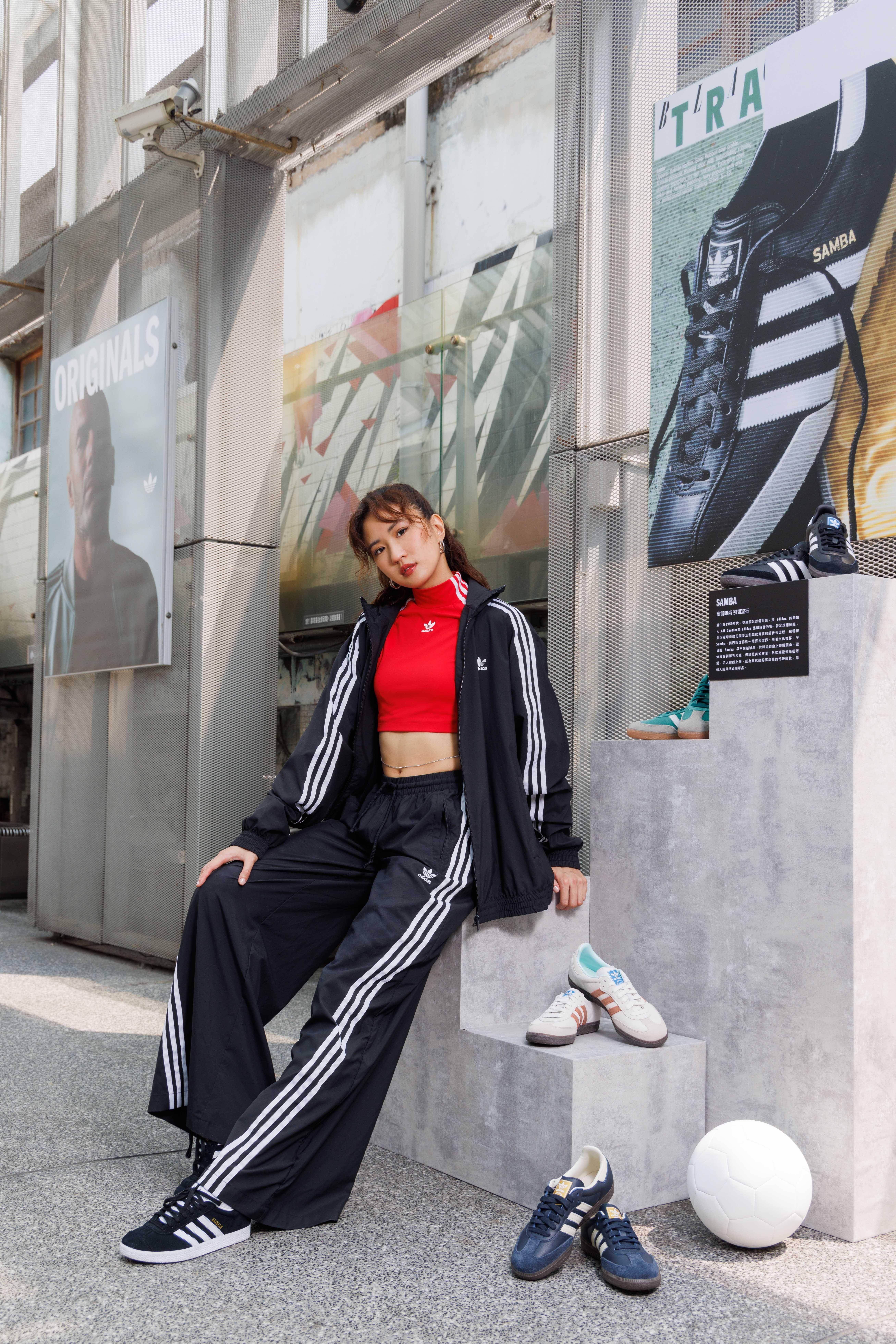 9m88儿时存钱买adidas“新身分超励志”　用话题潮鞋形容长大的自己 名人名流 图2张