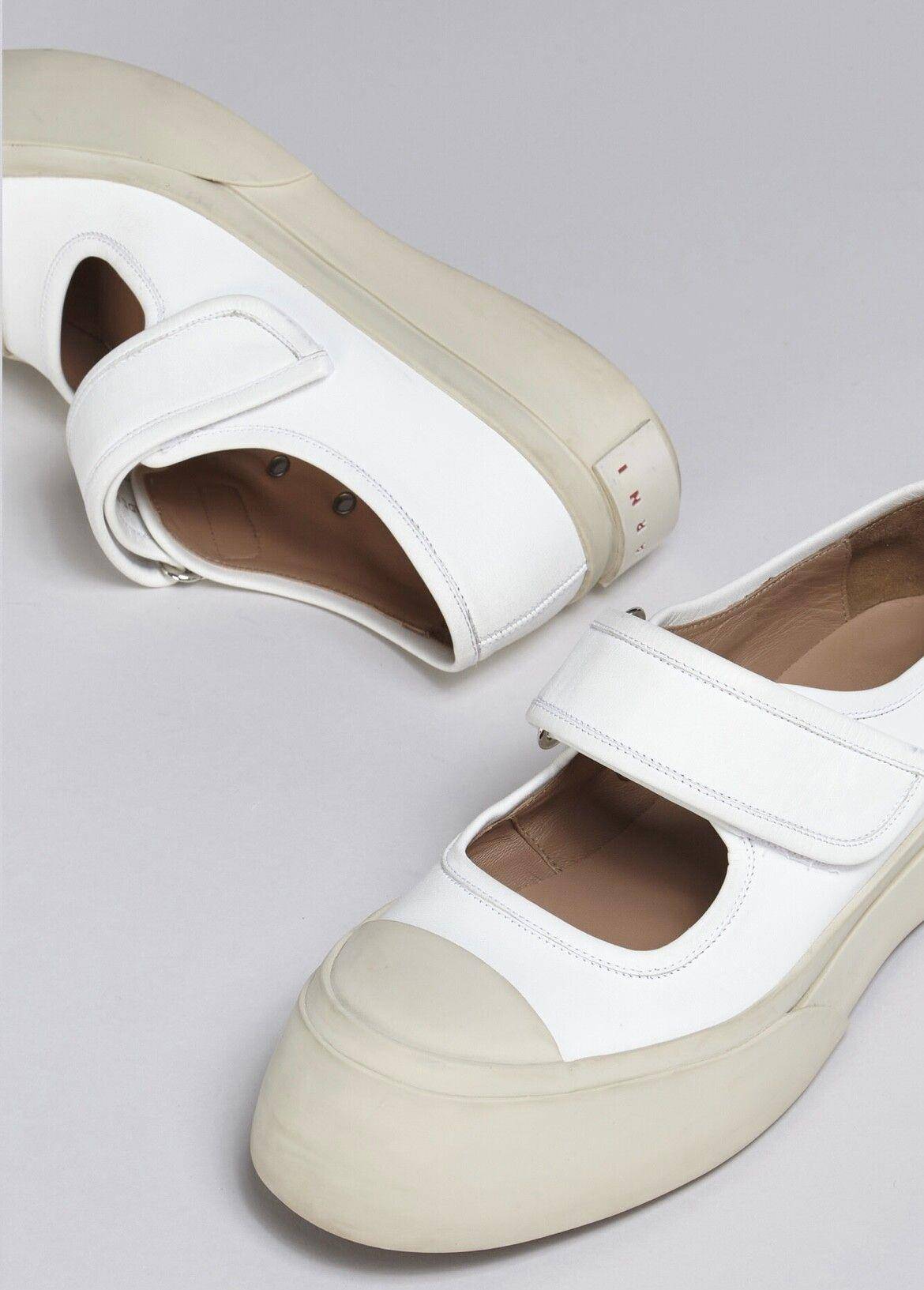 赵露思私服爱牌公开　Acne Studios 10月登台、in nume成熟甜美 最新资讯 图6张