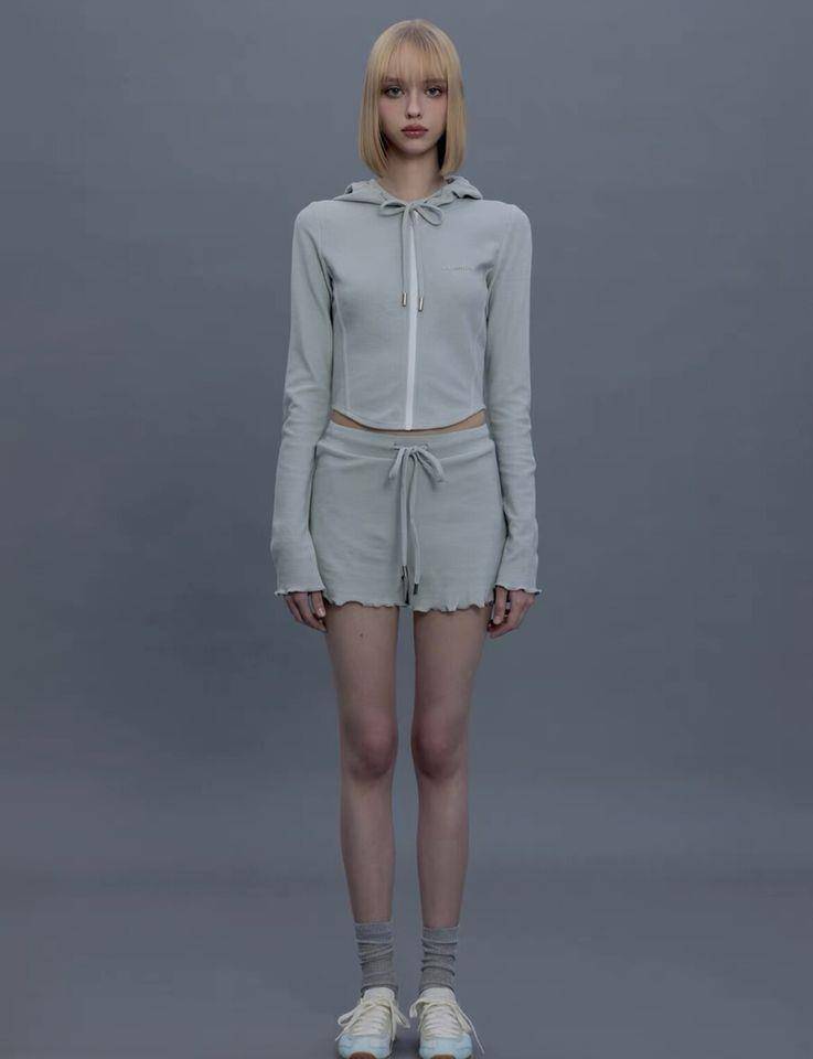 赵露思私服爱牌公开　Acne Studios 10月登台、in nume成熟甜美 最新资讯 图9张