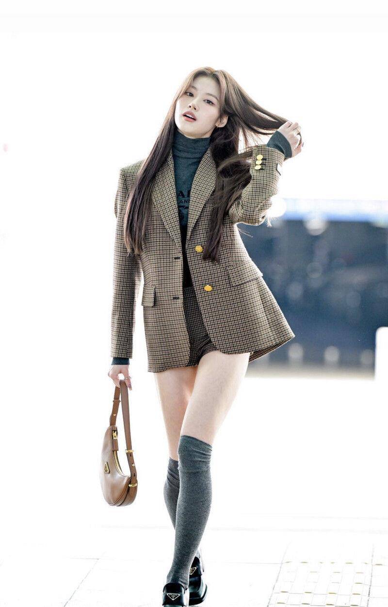 2024春夏时装周女星机场穿搭行头　全智贤、Twice Sana同款适合刚入秋 时尚穿搭 图11张
