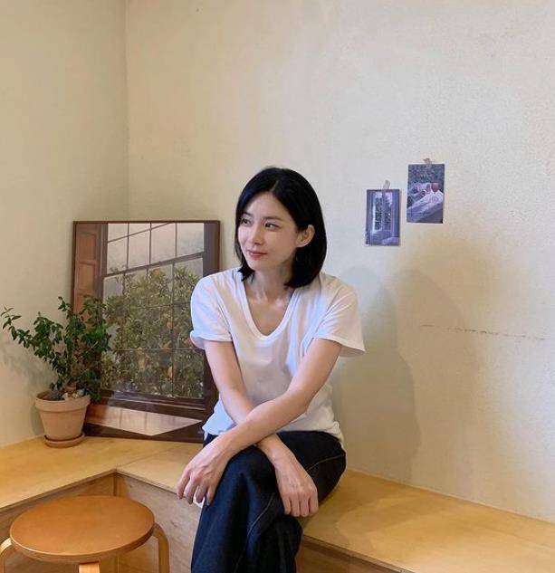 李宝英44岁比出道时更美！5个好习惯养出防腐美肌　全家福照超幸福 最新资讯 图2张