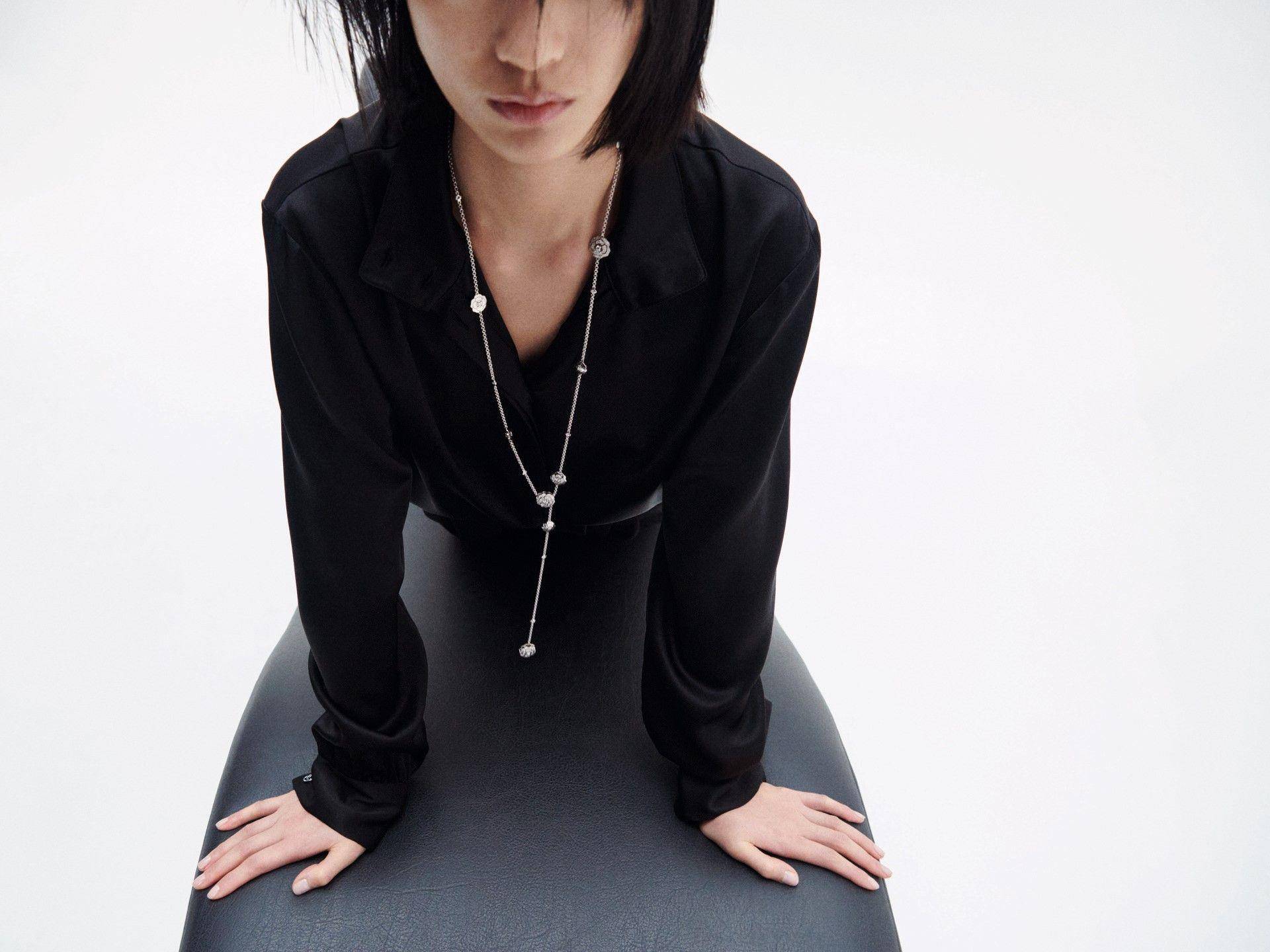 亮・珠宝／香奈儿长项炼变脚炼超时髦　当腰炼也无违和感 奢侈品牌 图3张