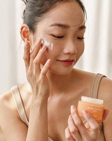 秒甩干纹、毛躁发！皮肤科医师教6个“秋冬保湿妙招”让你嫩出水 最新资讯 图2张