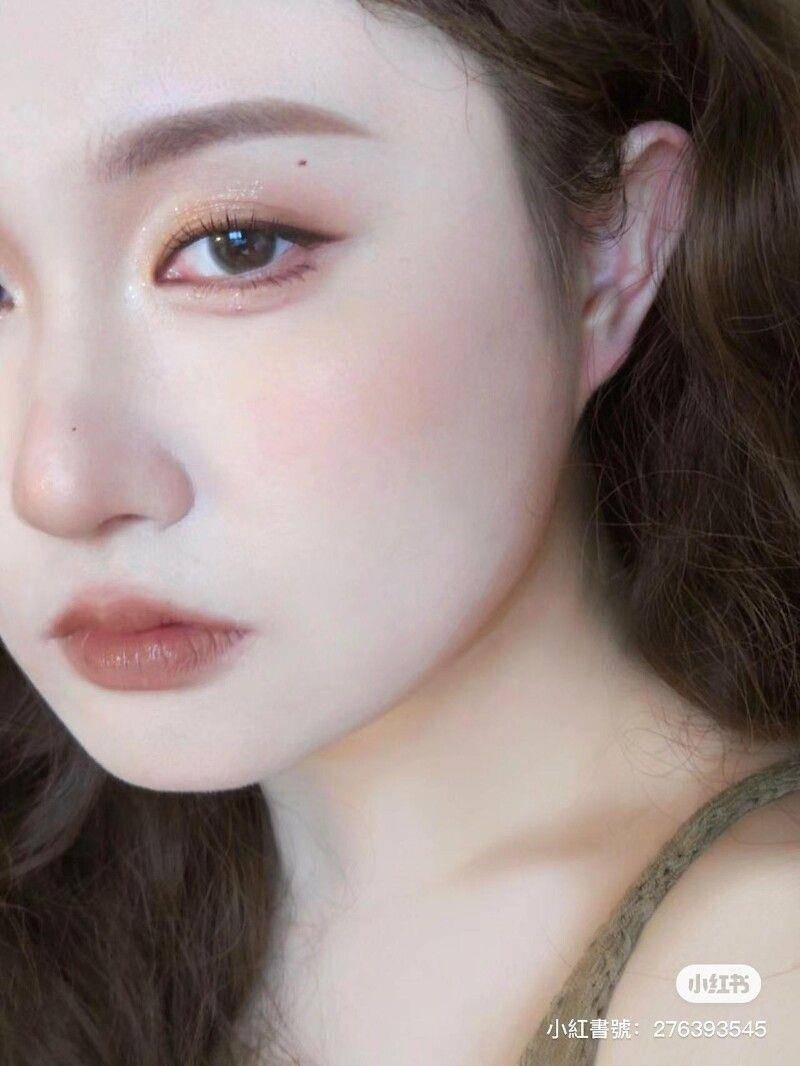 “美拉德风”妆容3重点　轻烟熏回归打造高级立体感、慵懒随性氛围 最新资讯 图5张