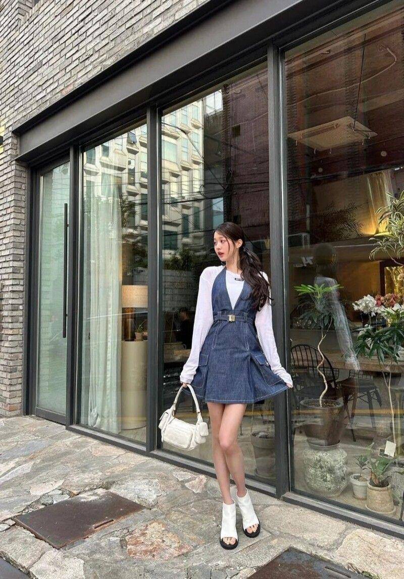 张员瑛甜酷少女风穿搭解析　微高领胸口挖洞粉直呼：漂亮姐姐 最新资讯 图5张