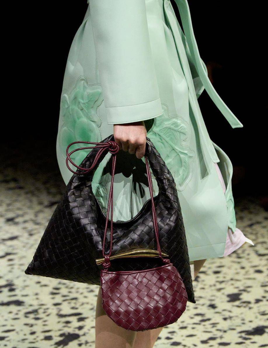 说・流行／Bottega Veneta秋冬编织大包“Hop”！舒淇同款、高级感配色登场 名人名流 图2张