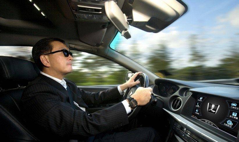 严凯泰千万名表遭变卖表迷痛心　呼吁亿元收藏办“钟表博物馆” 名人名流 图1张